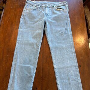 H&M Regular Fit Light Wash Denim Jeans 38x32